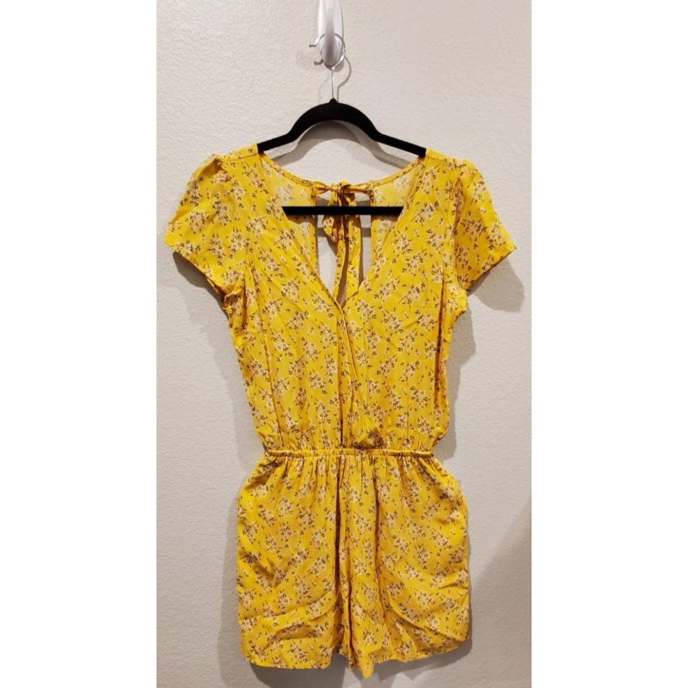 AMERICAN EAGLE Floral Yellow Romper
